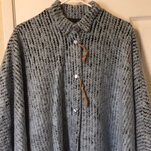 Women light blue and black ponchos one size - Picture 2 of 7